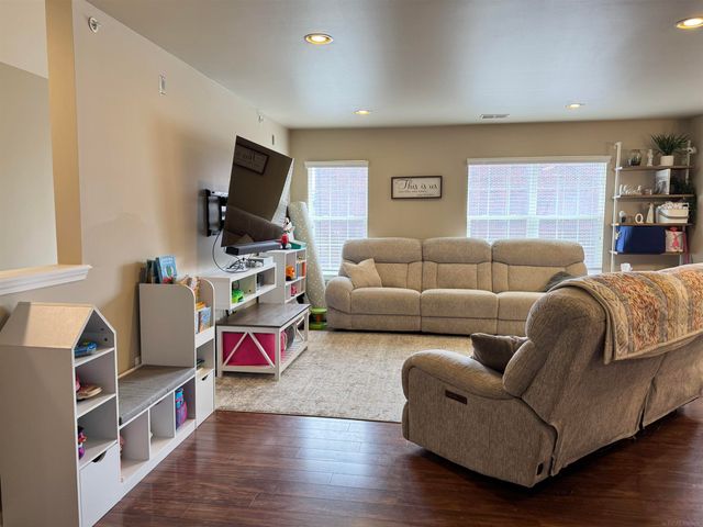 8449 Williamstown Drive, Shelby Twp, MI 48316