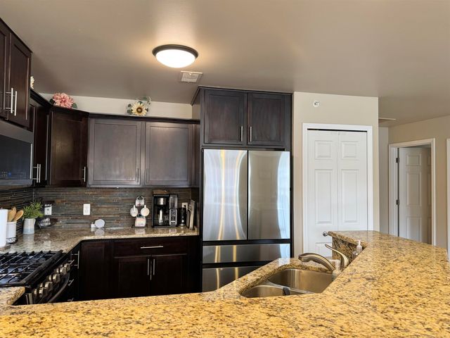 8449 Williamstown Drive, Shelby Twp, MI 48316