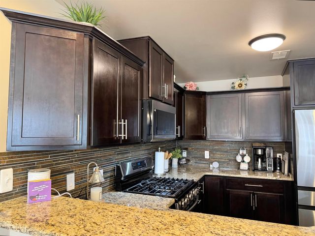 8449 Williamstown Drive, Shelby Twp, MI 48316