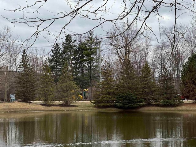 8449 Williamstown Drive, Shelby Twp, MI 48316