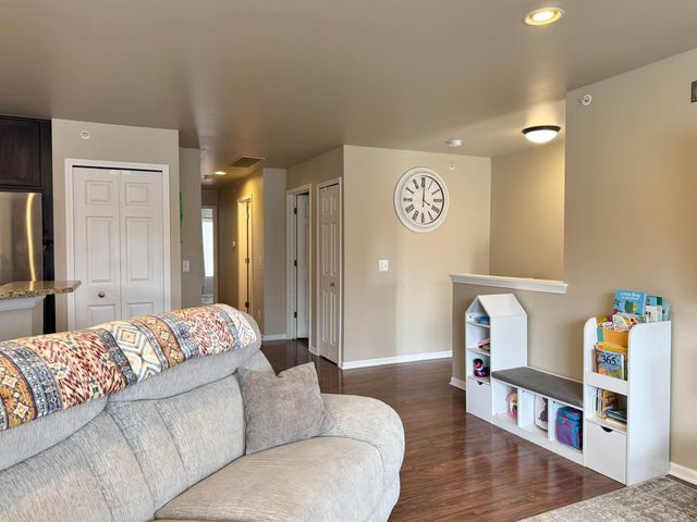 8449 Williamstown Drive, Shelby Twp, MI 48316