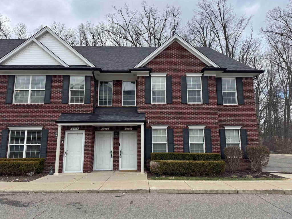 8449 Williamstown Drive, Shelby Twp, MI 48316