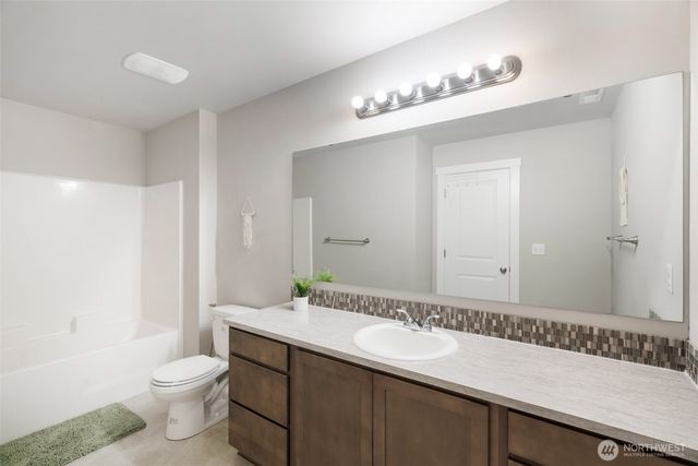 15415 Coles Court SE, Yelm, WA 98597