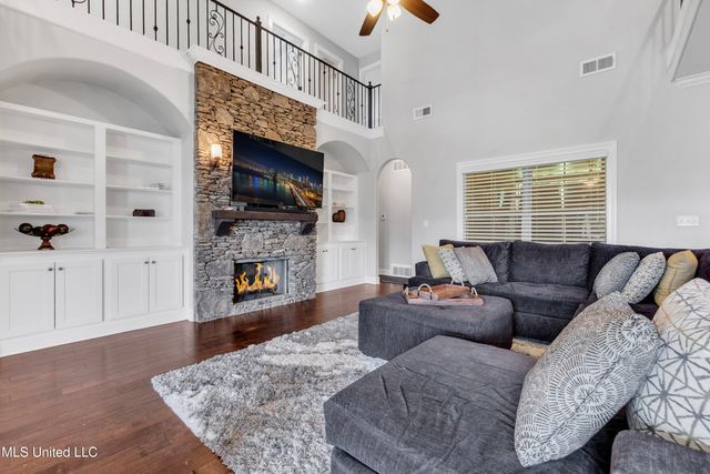 10515 S Long Bridge Road, Olive Branch, MS 38654