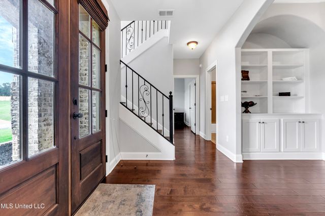 10515 S Long Bridge Road, Olive Branch, MS 38654