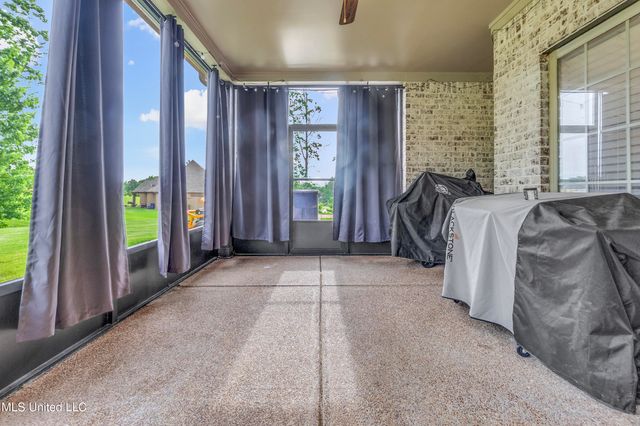 10515 S Long Bridge Road, Olive Branch, MS 38654