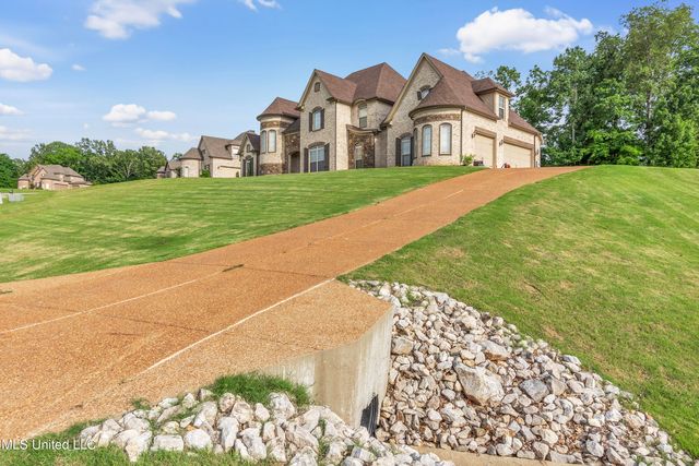 10515 S Long Bridge Road, Olive Branch, MS 38654