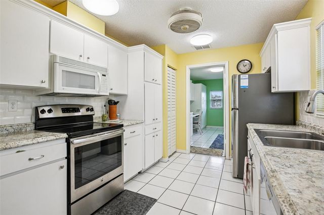 504 LIME TREE COURT, Sun City Center, FL 33573