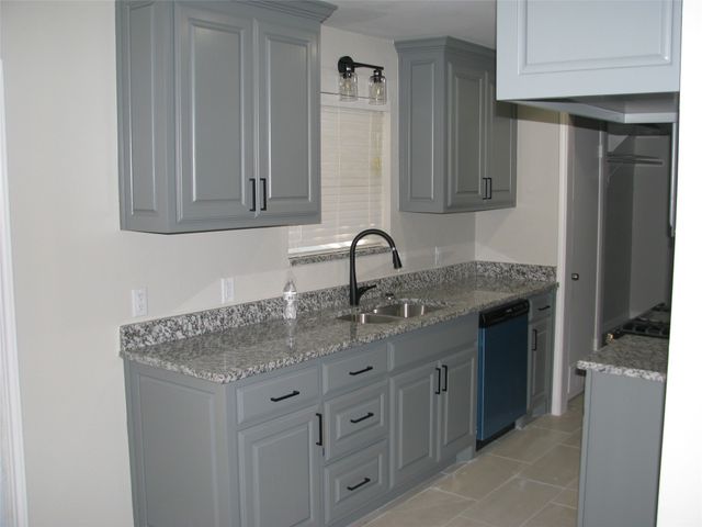 705 N Pendell Avenue, Cleburne, TX 76033