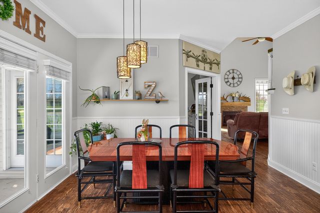 201 Squires Pointe Road, Paris, KY 40361