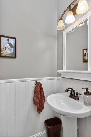 201 Squires Pointe Road, Paris, KY 40361