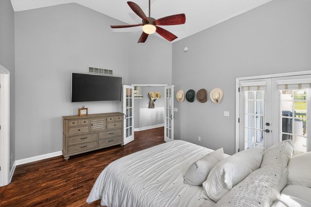 201 Squires Pointe Road, Paris, KY 40361