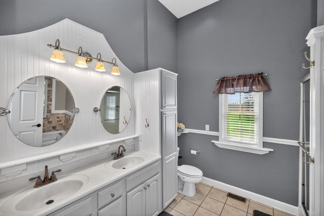 201 Squires Pointe Road, Paris, KY 40361