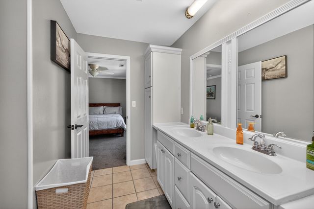 201 Squires Pointe Road, Paris, KY 40361