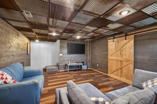 201 Squires Pointe Road, Paris, KY 40361