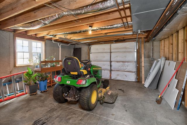 201 Squires Pointe Road, Paris, KY 40361