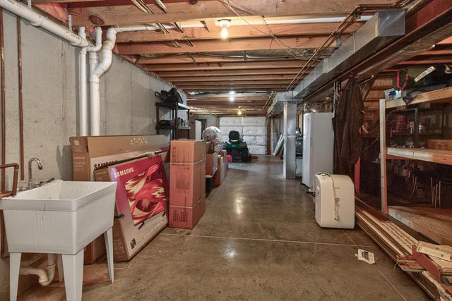 201 Squires Pointe Road, Paris, KY 40361