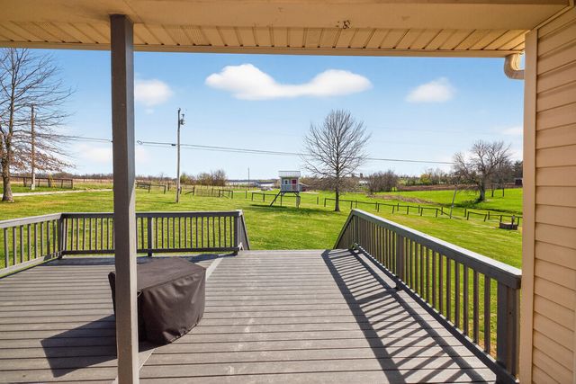 201 Squires Pointe Road, Paris, KY 40361