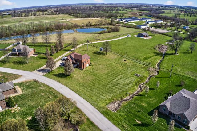 201 Squires Pointe Road, Paris, KY 40361