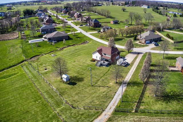 201 Squires Pointe Road, Paris, KY 40361