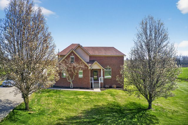 201 Squires Pointe Road, Paris, KY 40361