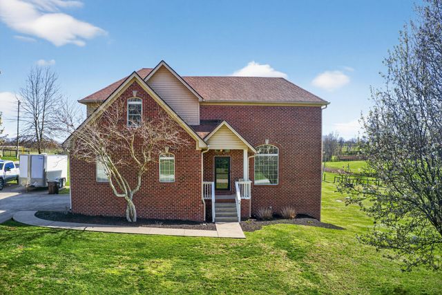 201 Squires Pointe Road, Paris, KY 40361