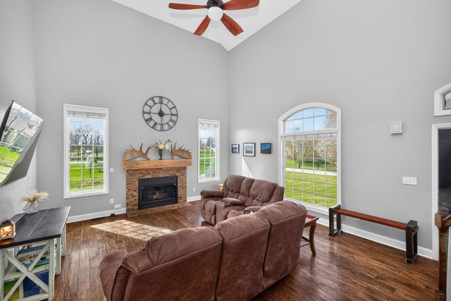 201 Squires Pointe Road, Paris, KY 40361