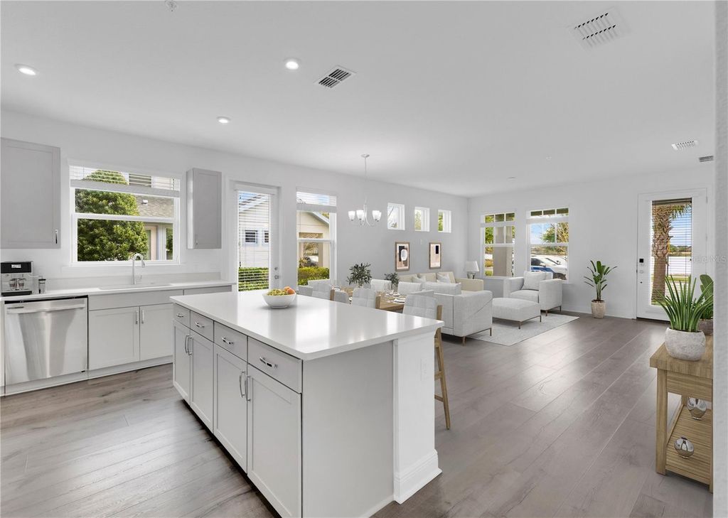 Image 7 of property listing at 7235 NEMOURS PARKWAY, Orlando, FL 32827