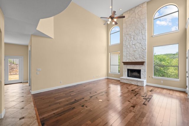 126 Vailco LN, Austin, TX 78738
