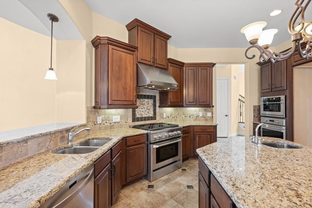 126 Vailco LN, Austin, TX 78738