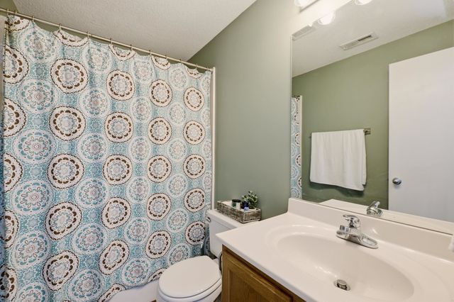 5911 N East Parkview St, Park City, KS 67219