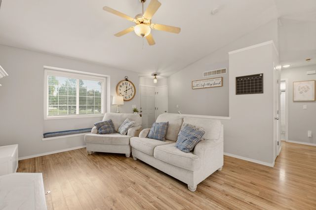 5911 N East Parkview St, Park City, KS 67219