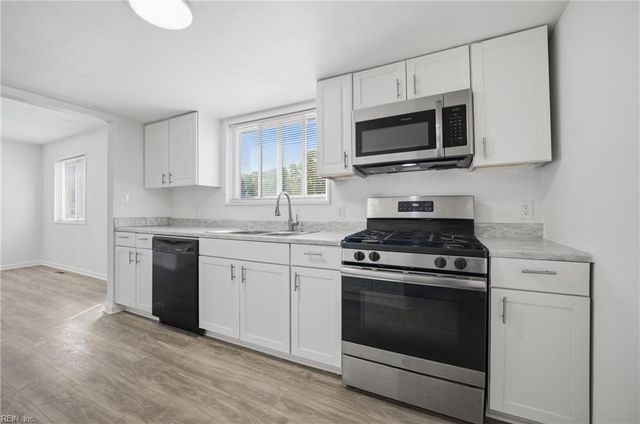 1236 Curie CT, Norfolk, VA 23513