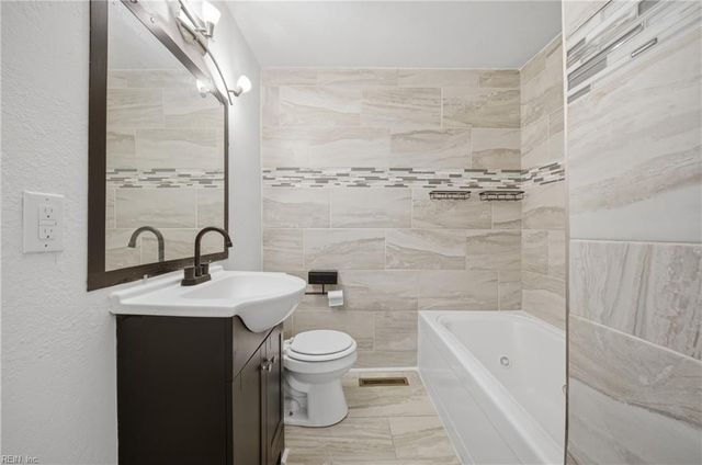 1236 Curie CT, Norfolk, VA 23513