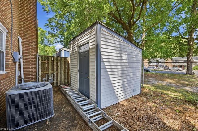 1236 Curie CT, Norfolk, VA 23513