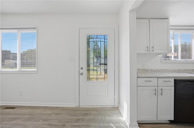 1236 Curie CT, Norfolk, VA 23513