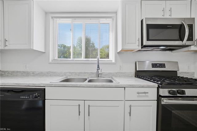 1236 Curie CT, Norfolk, VA 23513