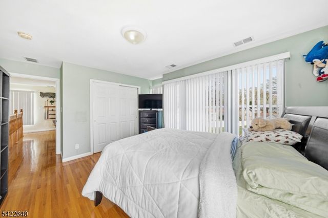 13 W 5Th Ave, Linden City, NJ 07036