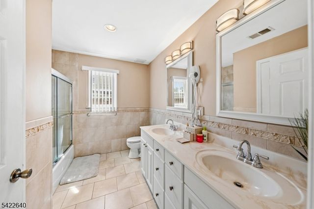 13 W 5Th Ave, Linden City, NJ 07036
