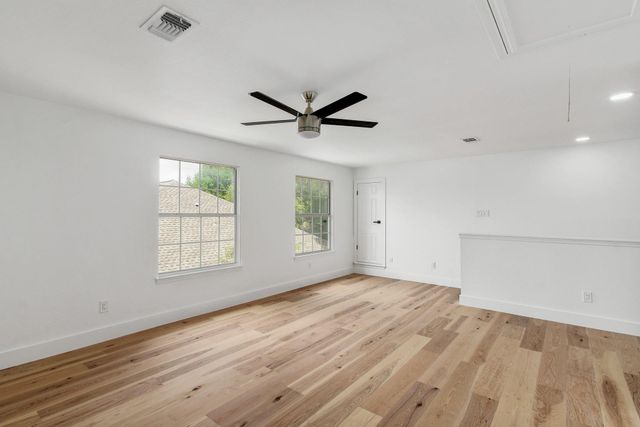 11930 Loomis DR, Austin, TX 78738