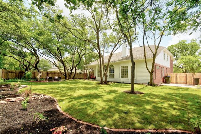 11930 Loomis DR, Austin, TX 78738