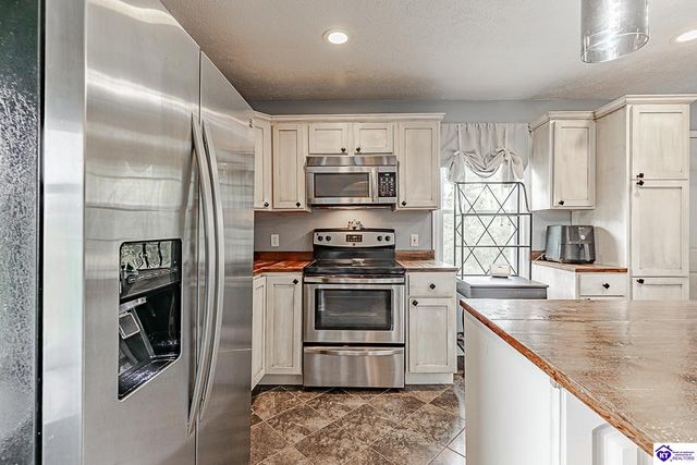 145 Nall Road, Vine Grove, KY 40175