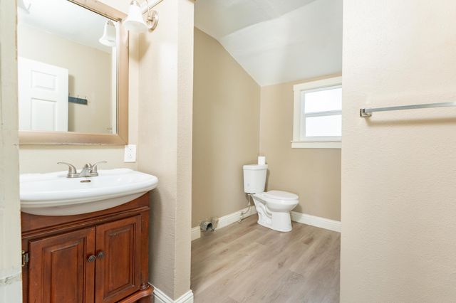 533 S Kaweah Avenue, Exeter, CA 93221