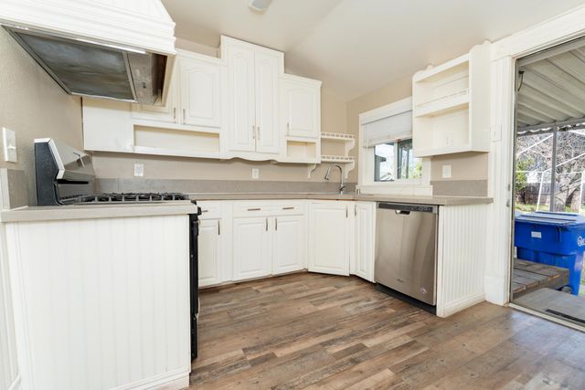 533 S Kaweah Avenue, Exeter, CA 93221