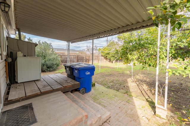 533 S Kaweah Avenue, Exeter, CA 93221