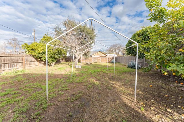 533 S Kaweah Avenue, Exeter, CA 93221