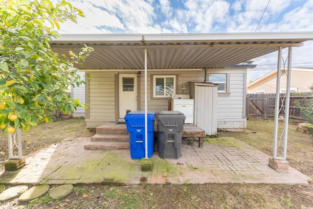 533 S Kaweah Avenue, Exeter, CA 93221