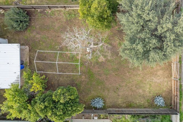 533 S Kaweah Avenue, Exeter, CA 93221