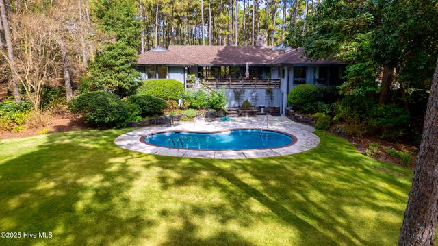207 Bump A Long Lane, Southern Pines, NC 28387