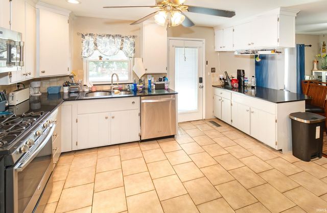 5901 Foxboro Lane, Evansville, IN 47710